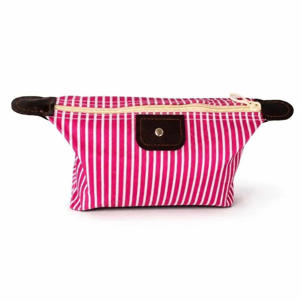 7 Makeup Brushes in Pink Zippered Storage Bag - Travel, Toiletries, Cosmetics